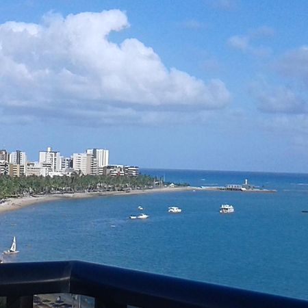 Na Beira Mar De Pajucara- Edif Neo- Apartamento Quarto E Sala- Tem Varanda - Vista Lateral Do Mar- Rua Julio Plech Filho 60 Esquina Com Avenida Doutor Antonio Gouveia - Consumo Eletrico E Pago No Ckeck-Out 1Kwh E 1,35 Reias Maceio  Bagian luar foto