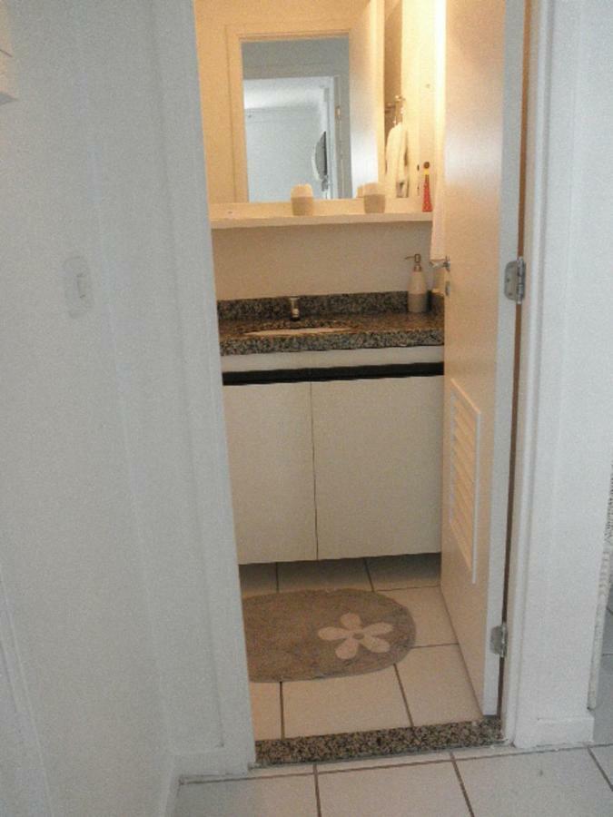 Na Beira Mar De Pajucara- Edif Neo- Apartamento Quarto E Sala- Tem Varanda - Vista Lateral Do Mar- Rua Julio Plech Filho 60 Esquina Com Avenida Doutor Antonio Gouveia - Consumo Eletrico E Pago No Ckeck-Out 1Kwh E 1,35 Reias Maceio  Bagian luar foto
